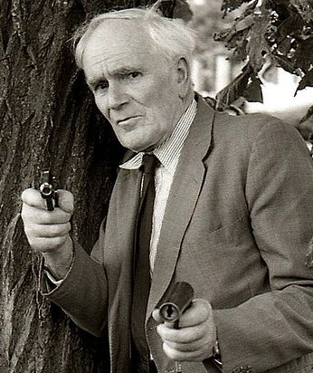 Zdjęcie profilowe - Desmond Llewelyn, Panna