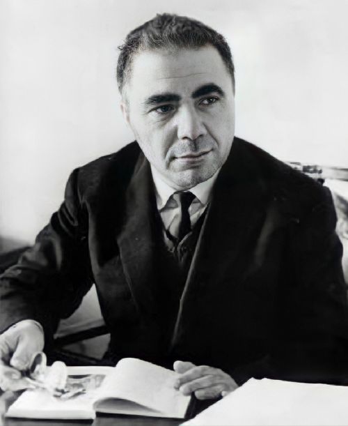 Zdjęcie profilowe - Wiktor Ambarcumian, Panna